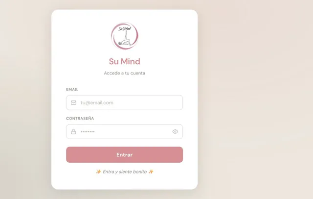 Pantalla de acceso de SuMind Pilates con campos de email y contraseña.